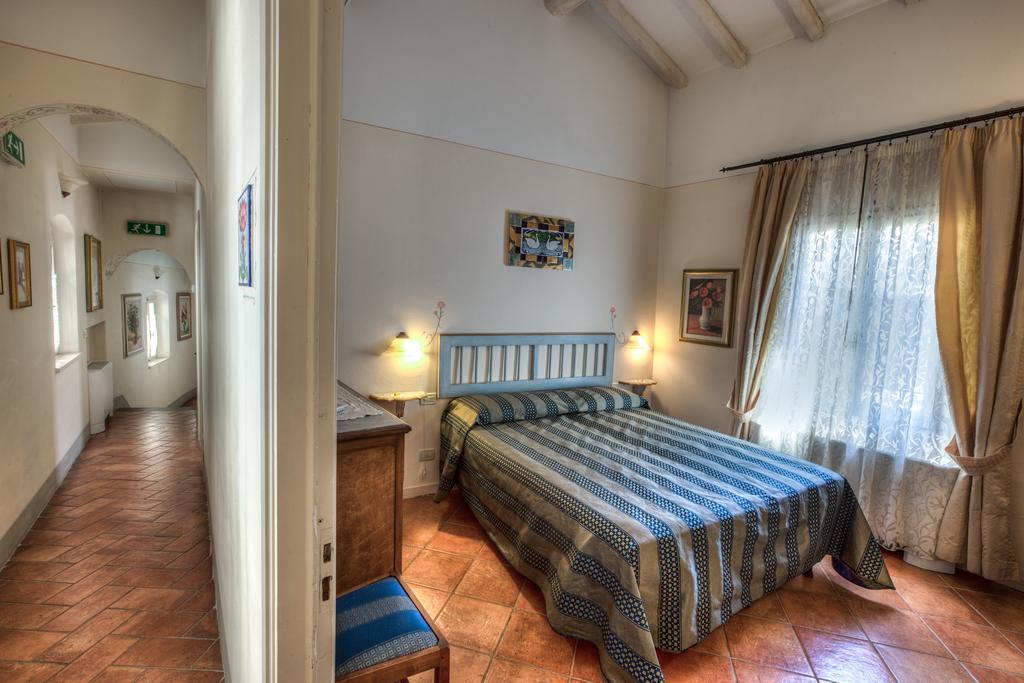 Hotel Locanda Degli Artisti Borgo San Lorenzo Zimmer foto