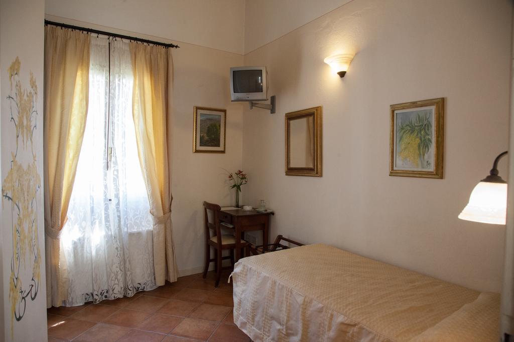 Hotel Locanda Degli Artisti Borgo San Lorenzo Zimmer foto