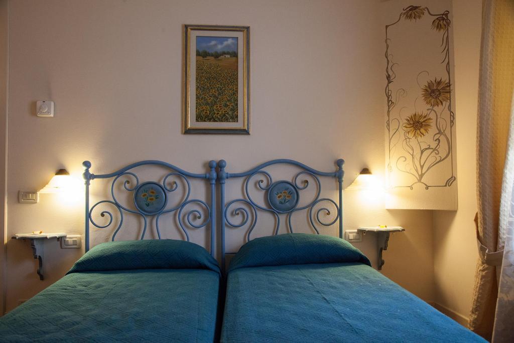 Hotel Locanda Degli Artisti Borgo San Lorenzo Zimmer foto