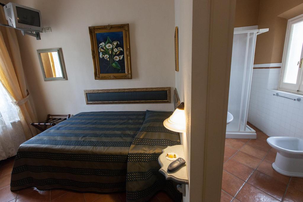 Hotel Locanda Degli Artisti Borgo San Lorenzo Zimmer foto